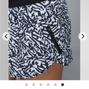 Lululemon Tracker Short 111 4 Way Athletic Black and White Shorts